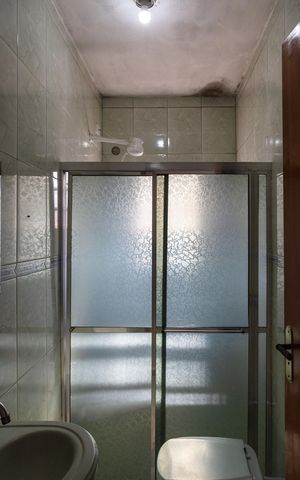 Casa à venda com 280m², 4 quartos e 4 vagasBanheiro