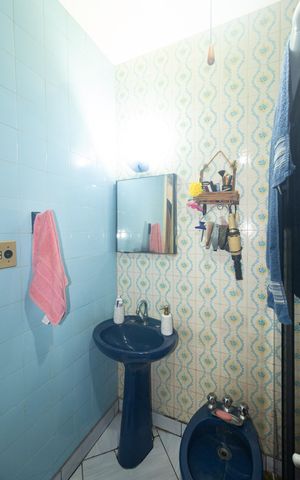 Casa à venda com 220m², 4 quartos e 2 vagas Casa à venda com 220m², 4 quartos e 2 vagasBanheiro Social 2
