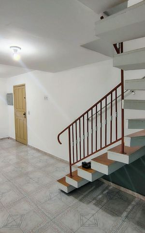 Casa à venda com 102m², 2 quartos e 2 vagas Casa à venda com 102m², 2 quartos e 2 vagasSala