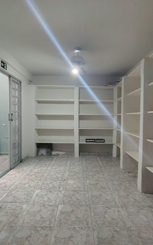 Casa à venda com 102m², 2 quartos e 2 vagas Casa à venda com 102m², 2 quartos e 2 vagasDepósito
