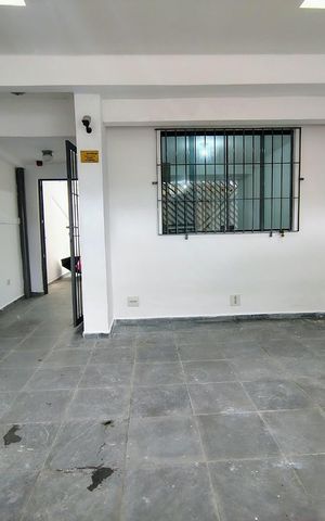 Casa à venda com 102m², 2 quartos e 2 vagas Casa à venda com 102m², 2 quartos e 2 vagasÁrea externa