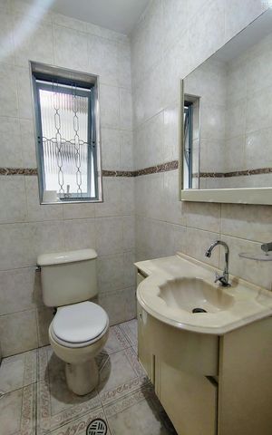 Casa à venda com 102m², 2 quartos e 2 vagas Casa à venda com 102m², 2 quartos e 2 vagasLavabo