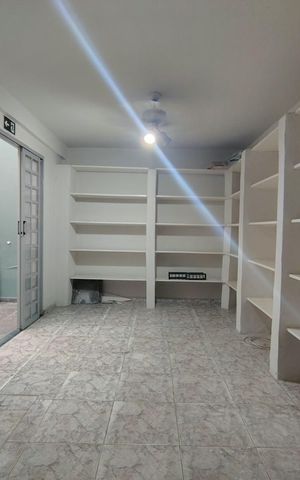 Casa à venda com 102m², 2 quartos e 2 vagas Casa à venda com 102m², 2 quartos e 2 vagasDepósito