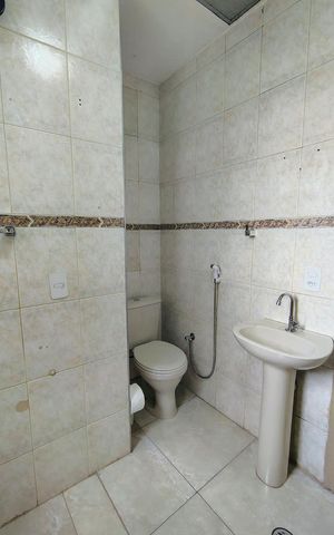 Casa à venda com 102m², 2 quartos e 2 vagas Casa à venda com 102m², 2 quartos e 2 vagasBanheiro social
