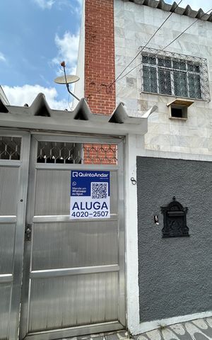 Casa para alugar com 174m², 3 quartos e 1 vagaFachada + placa
