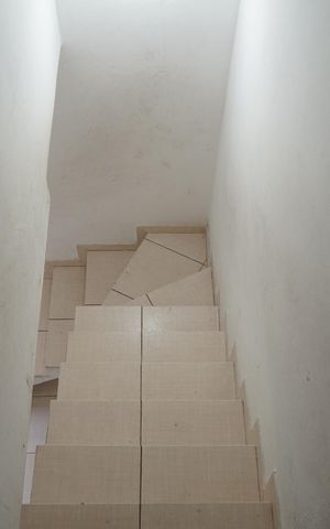 Casa para alugar com 70m², 2 quartos e sem vagaEscada