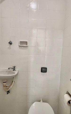 Apartamento para alugar com 66m², 2 quartos e sem vaga Apartamento para alugar com 66m², 2 quartos e sem vagaBanheiro de serviço