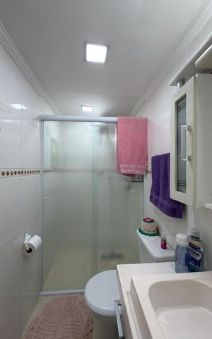 Apartamento à venda com 52m², 2 quartos e 1 vaga Apartamento à venda com 52m², 2 quartos e 1 vagaBanheiro Social