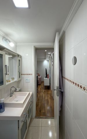 Apartamento à venda com 52m², 2 quartos e 1 vaga Apartamento à venda com 52m², 2 quartos e 1 vagaBanheiro Social