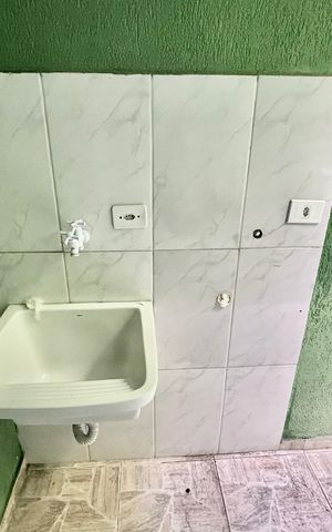 Casa para alugar com 60m², 2 quartos e 1 vaga Casa para alugar com 60m², 2 quartos e 1 vagaÁrea de Serviço