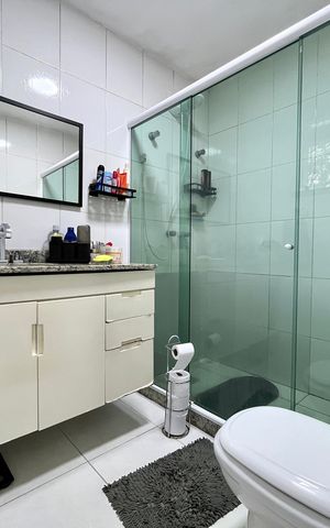 Casa de condomínio à venda com 144m², 3 quartos e 2 vagas Casa de condomínio à venda com 144m², 3 quartos e 2 vagasBanheiro da Suíte 1
