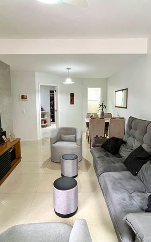 Casa de condomínio à venda com 144m², 3 quartos e 2 vagas Casa de condomínio à venda com 144m², 3 quartos e 2 vagasSala