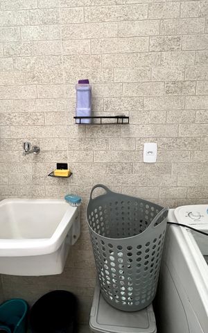 Casa de condomínio à venda com 144m², 3 quartos e 2 vagas Casa de condomínio à venda com 144m², 3 quartos e 2 vagasÁrea de Serviço