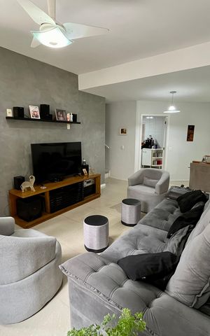 Casa de condomínio à venda com 144m², 3 quartos e 2 vagas Casa de condomínio à venda com 144m², 3 quartos e 2 vagasSala