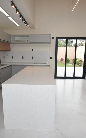 Casa de condomínio para alugar com 332m², 4 quartos e 4 vagas Casa de condomínio para alugar com 332m², 4 quartos e 4 vagasCozinha - Armários