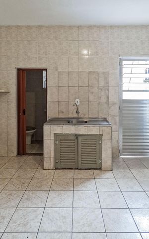 Casa para alugar com 30m², 1 quarto e sem vaga