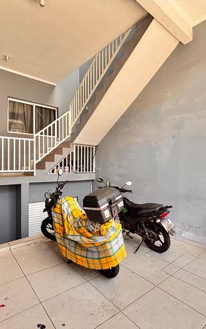 Casa à venda com 150m², 5 quartos e 1 vaga Casa à venda com 150m², 5 quartos e 1 vagaGaragem