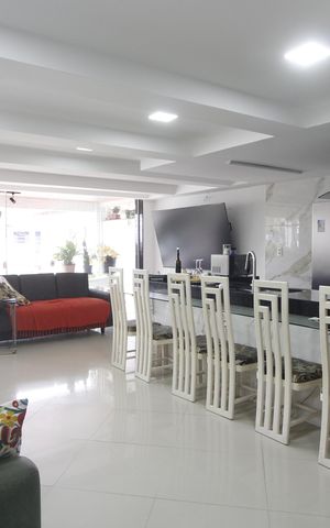 Casa para alugar com 300m², 5 quartos e 2 vagasSala/Cozinha
