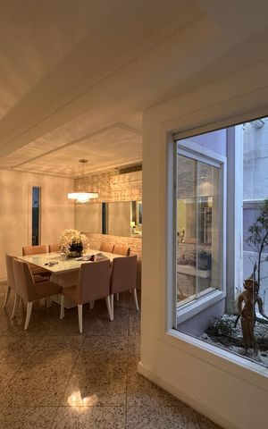 Casa de condomínio para alugar com 570m², 5 quartos e 3 vagas Casa de condomínio para alugar com 570m², 5 quartos e 3 vagasSala