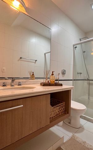 Casa de condomínio para alugar com 570m², 5 quartos e 3 vagas Casa de condomínio para alugar com 570m², 5 quartos e 3 vagasSuíte 5 - Banheiro