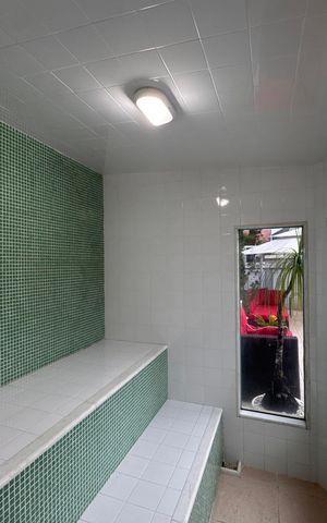 Casa de condomínio para alugar com 570m², 5 quartos e 3 vagas Casa de condomínio para alugar com 570m², 5 quartos e 3 vagasÁrea externa