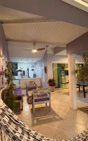 Casa de condomínio para alugar com 570m², 5 quartos e 3 vagas Casa de condomínio para alugar com 570m², 5 quartos e 3 vagasÁrea externa