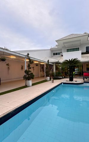 Casa de condomínio para alugar com 570m², 5 quartos e 3 vagas Casa de condomínio para alugar com 570m², 5 quartos e 3 vagasÁrea externa