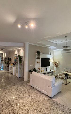Casa de condomínio para alugar com 570m², 5 quartos e 3 vagas Casa de condomínio para alugar com 570m², 5 quartos e 3 vagasSala