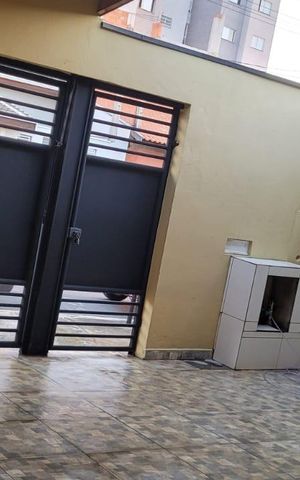 Casa à venda com 150m², 2 quartos e 3 vagas Casa à venda com 150m², 2 quartos e 3 vagasÁrea externa