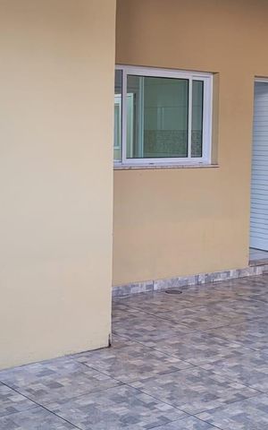 Casa à venda com 150m², 2 quartos e 3 vagas Casa à venda com 150m², 2 quartos e 3 vagasÁrea externa