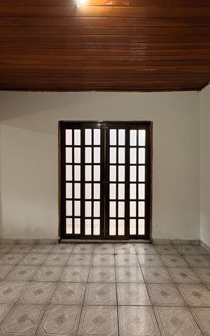 Casa à venda com 86m², 2 quartos e 2 vagas Casa à venda com 86m², 2 quartos e 2 vagasSala