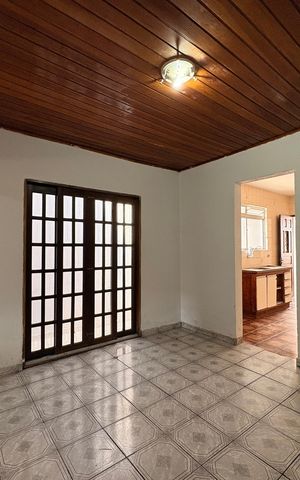 Casa à venda com 86m², 2 quartos e 2 vagas Casa à venda com 86m², 2 quartos e 2 vagasSala