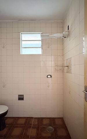 Casa à venda com 86m², 2 quartos e 2 vagas Casa à venda com 86m², 2 quartos e 2 vagasBanheiro