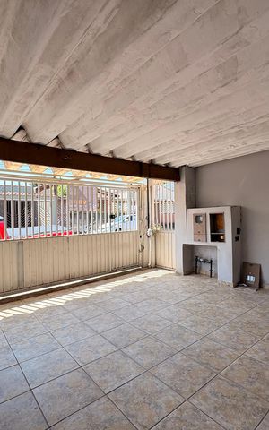 Casa à venda com 86m², 2 quartos e 2 vagas Casa à venda com 86m², 2 quartos e 2 vagasGaragem