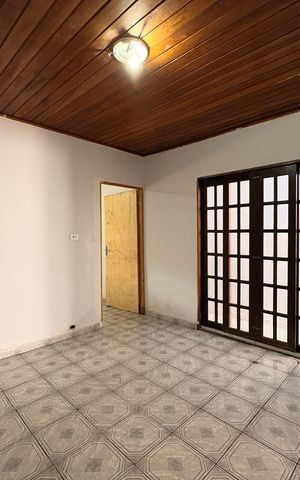 Casa à venda com 86m², 2 quartos e 2 vagas Casa à venda com 86m², 2 quartos e 2 vagasSala