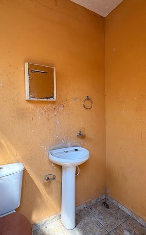 Casa à venda com 86m², 2 quartos e 2 vagas Casa à venda com 86m², 2 quartos e 2 vagasBanheiro de serviço