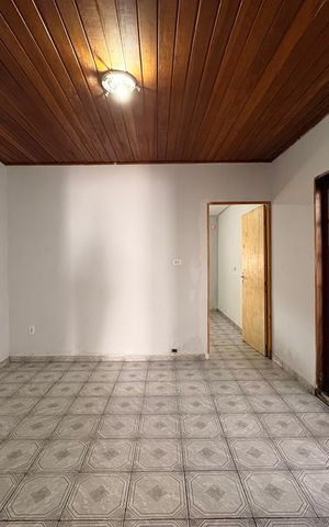 Casa à venda com 86m², 2 quartos e 2 vagas Casa à venda com 86m², 2 quartos e 2 vagasSala