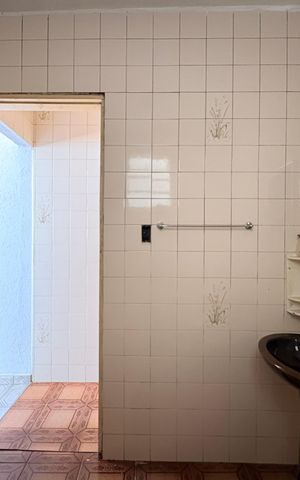 Casa à venda com 86m², 2 quartos e 2 vagas Casa à venda com 86m², 2 quartos e 2 vagasBanheiro