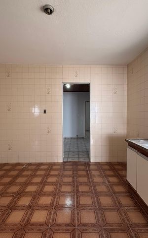 Casa à venda com 86m², 2 quartos e 2 vagas Casa à venda com 86m², 2 quartos e 2 vagasCozinha