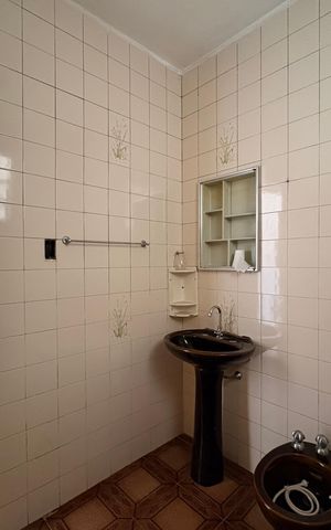 Casa à venda com 86m², 2 quartos e 2 vagas Casa à venda com 86m², 2 quartos e 2 vagasBanheiro