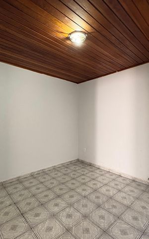 Casa à venda com 86m², 2 quartos e 2 vagas Casa à venda com 86m², 2 quartos e 2 vagasSala