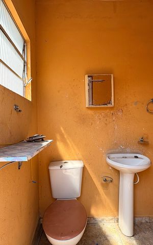 Casa à venda com 86m², 2 quartos e 2 vagas Casa à venda com 86m², 2 quartos e 2 vagasBanheiro de serviço