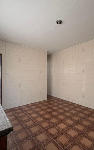 Casa à venda com 86m², 2 quartos e 2 vagas Casa à venda com 86m², 2 quartos e 2 vagasCozinha