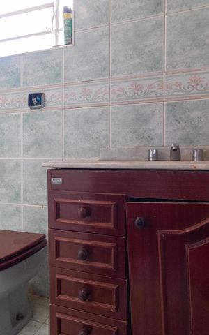 Casa para alugar com 250m², 3 quartos e 2 vagas Casa para alugar com 250m², 3 quartos e 2 vagasBanheiro da Suíte