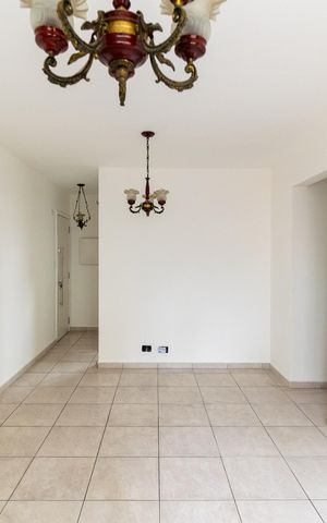 Apartamento à venda com 75m², 2 quartos e 1 vaga Apartamento à venda com 75m², 2 quartos e 1 vagaSala