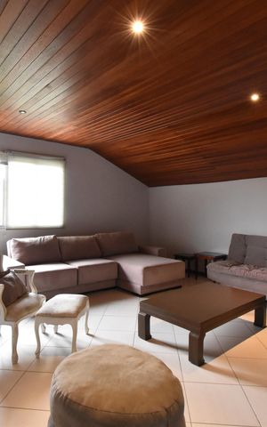 Casa de condomínio à venda com 320m², 3 quartos e 5 vagasÁtico