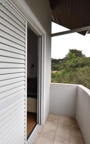 Casa de condomínio à venda com 320m², 3 quartos e 5 vagasSacada da Suíte