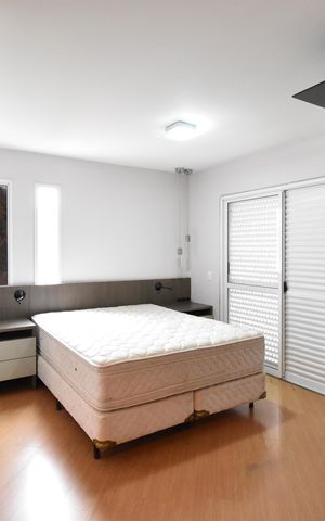 Casa de condomínio à venda com 320m², 3 quartos e 5 vagasSuíte