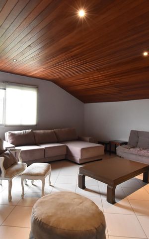 Casa de condomínio à venda com 320m², 3 quartos e 5 vagasÁtico