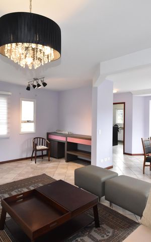 Casa de condomínio à venda com 320m², 3 quartos e 5 vagasSala